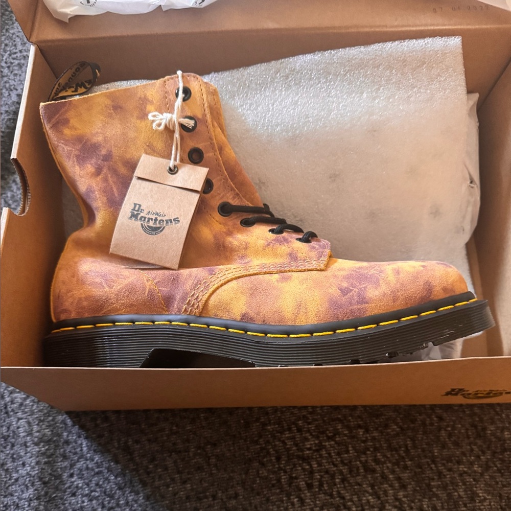 Dr. Martens Burnt Yellow 1460 Pascal Boots lace up army boot BNIB SZ 9